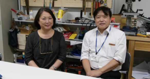 中目黒キャンパス楽器室 左から 高本 綾子さん／松本 良樹さん